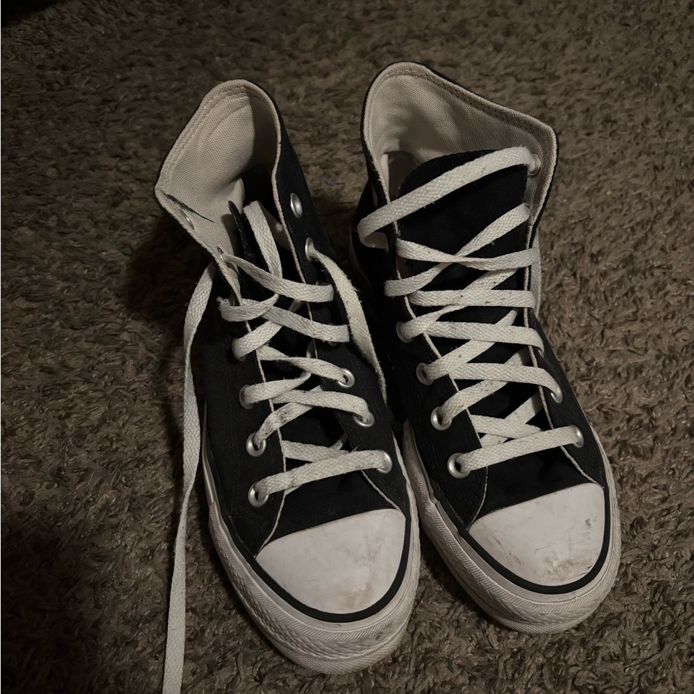 Women’s platform Converse Black and White Sneakers